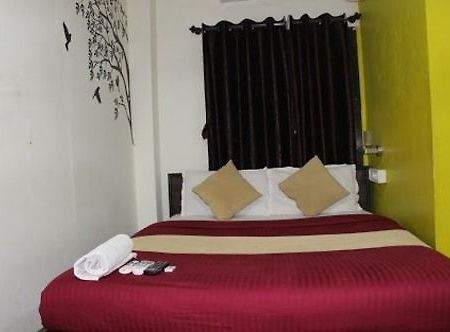 Hotel Saffron Inn Bombay Esterno foto